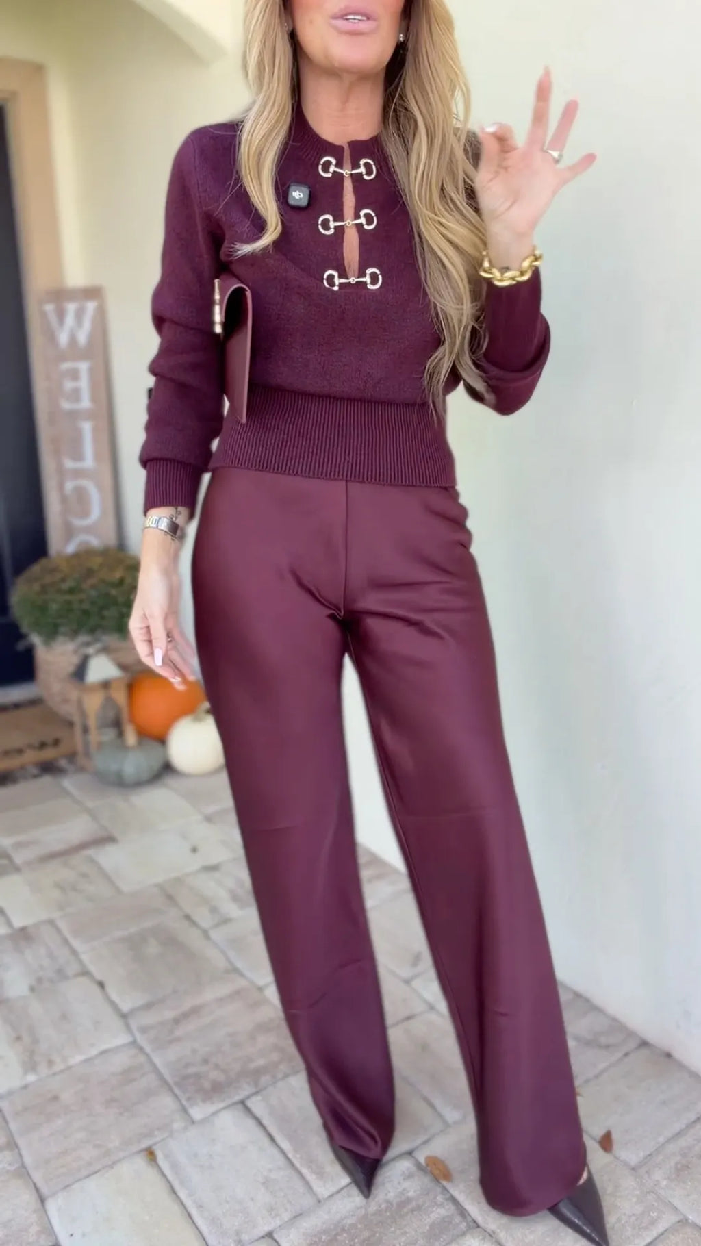 复制Burgundy Asymmetric Blazer and Grommet Pants Set